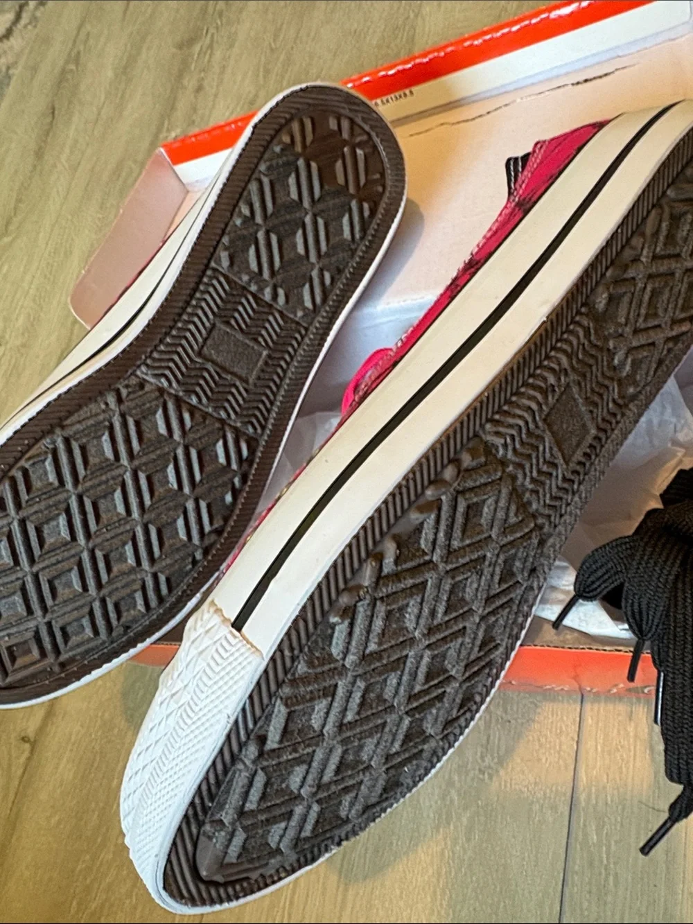 Unbranded Kids Pink Plaid Low-Top Sneakers